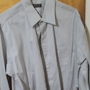Arrow Classic Gray Button-Up Shirt